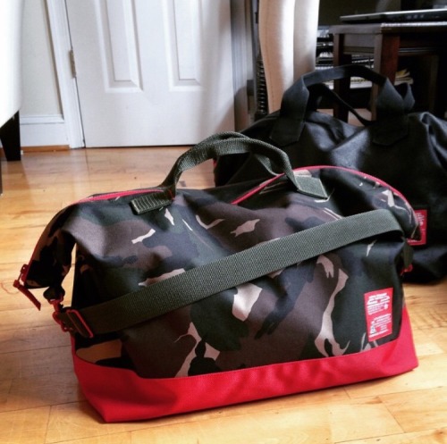 afro-arts:  Chris Cardi  www.chriscardi.com // IG: chris_cardi  ✨ Artisan of handmade bags, garments & other goods – made in DC! ✨  贉.03  CLICK HERE for more black owned businesses! 
