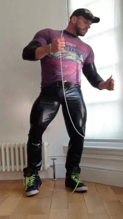 divo72:  Hot bear. 
