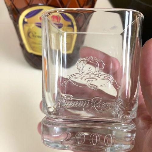 Here’s to #20years of #crownroyal #2000 to #2020 #sameglass #crownncoke #happynewyear2020 https://w