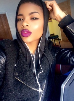carefreeblvckgirl:liveeduzit:preeminentttt:jesus came and kissed my cheekAmazing and the lipstick is life like  😍This is just… This is ridiculous wow