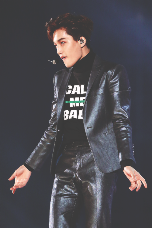 Porn photo jonginence:  jongin wearing pants of doom