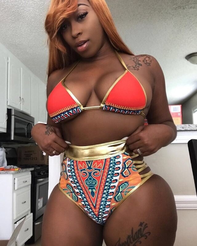 thickaddiction:  https://www.instagram.com/hollytushe
