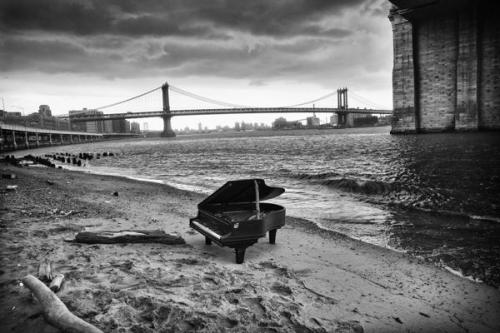 A Grand Piano Under the Brooklyn Bridge In May 2014, New Yorkers who think they&rsquo;ve seen ev