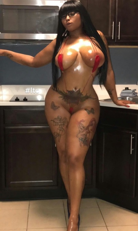 blackmamba1972:  addicted2curvez:  #damnsexy  Thicka than a snicka!