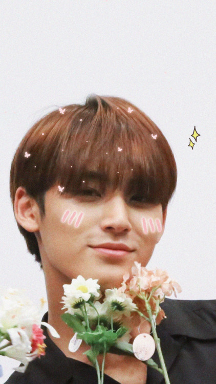 kim mingyu soft lockscreen/wallpaper like/reblog if you save/use, thank you❀ 