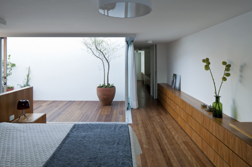 odaro:  patio house / AR architects  