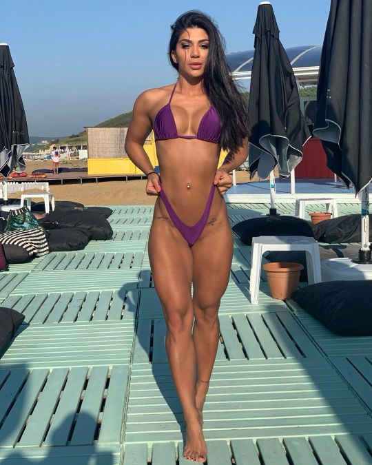 onlyrippedgirls:Deniz Saypinar 