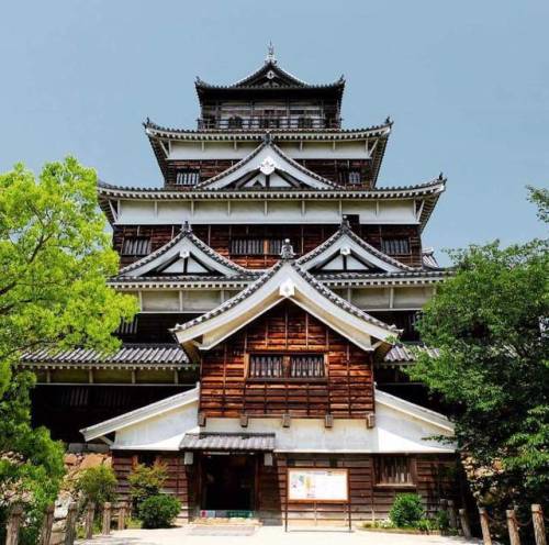 japanloverme - Hiroshima Castle, also known as Carp Castle. It...