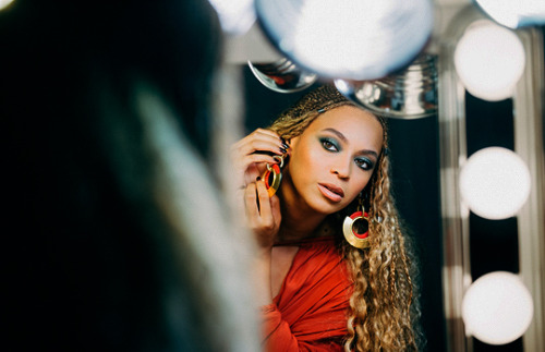 hotasice: Beyoncé backstage in Cardiff 30/06 