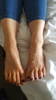 myprettywifesfeet:  My pretty wifes beautiful feet doing what they do best 😉.please comment