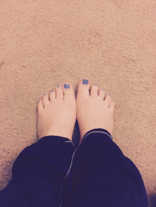 feetandcomics:sierra-marie94:Happy Easter Lovelies :)Love the slow tease of taking off your socks, hon.  Gorgeous feet!