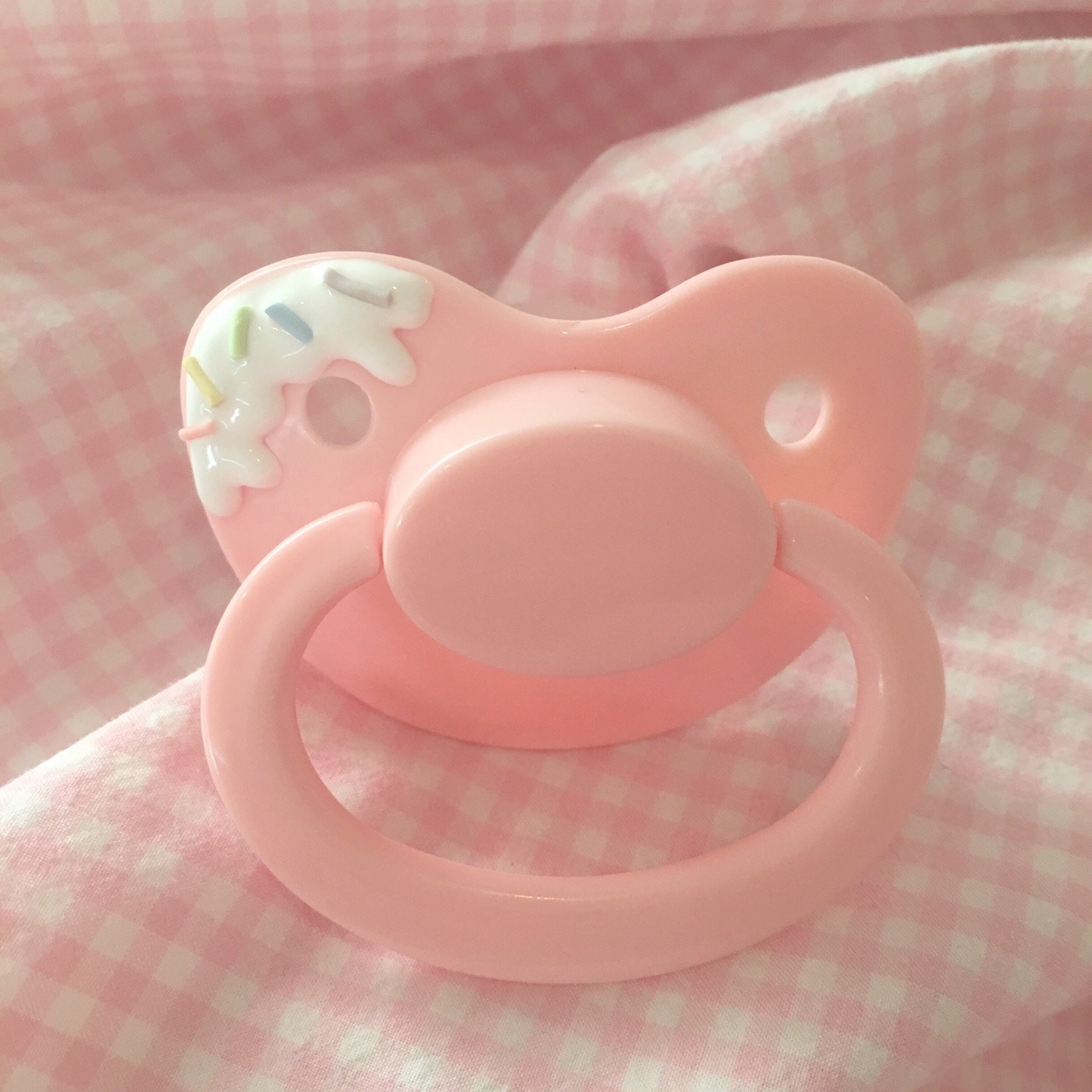 cloudninebrat:so simple n so perfect // my personal paci