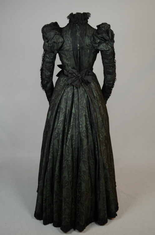 fripperiesandfobs:Day dress ca. 1898From the Irma G. Bowen Historic Clothing Collection at the Unive