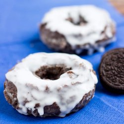 dessertgallery:  Krispy Kreme Oreo Cake Doughnuts-Get