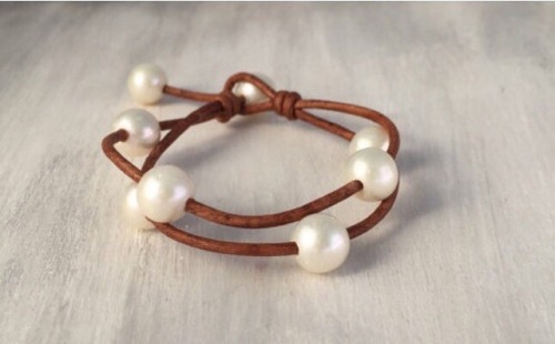 Leather pearl bracelet #etsy #etsyseller #pearlbracelet #giftforher #jewelry #leatherandpearls #gift