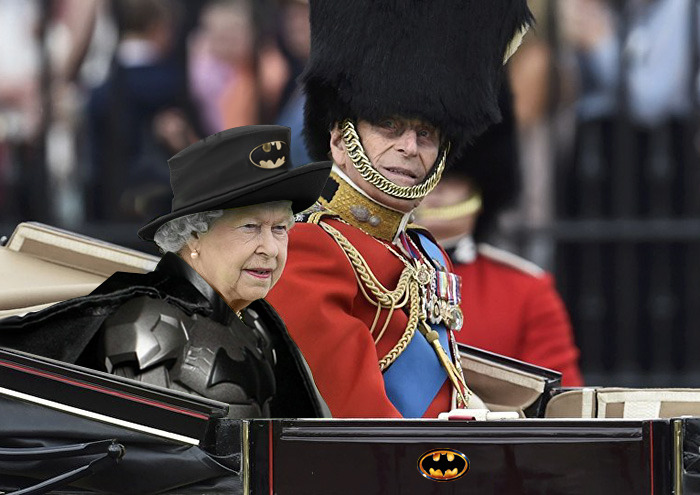 The Queen Wore a ‘Green Screen’ Outfit and the Internet Went to Town