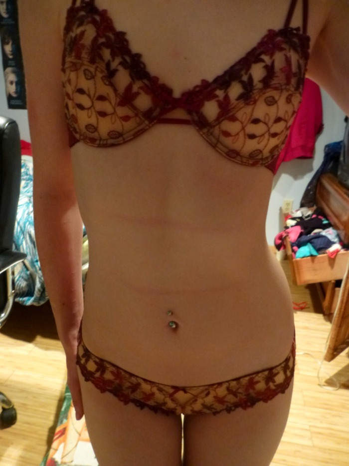 cherrybombkisses:  (◡‿◡✿)