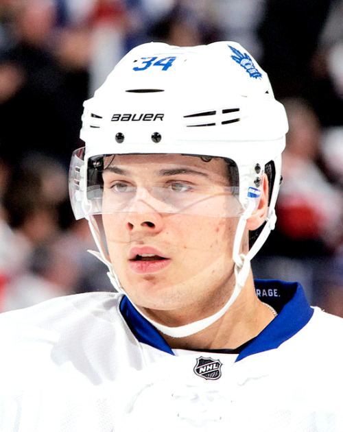 pyatts:  Auston Matthews sets a new NHL record by scoring 4 goals in his first career NHL game vs. S