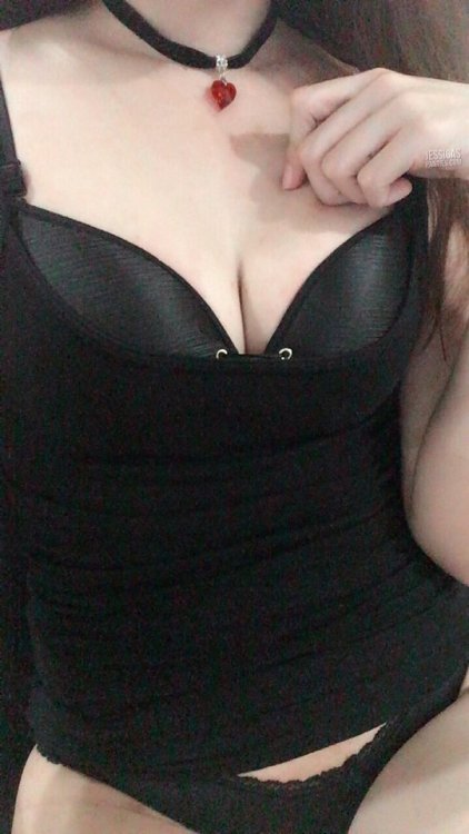 jessicaspanties: Black Monday Hey guys, I’ve been getting lots of boobies and pokies requ