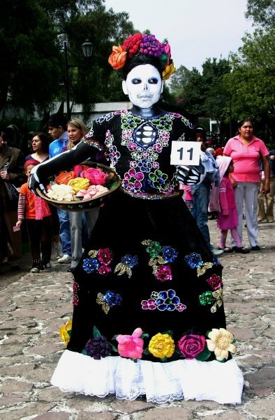 quienesesachica:  Estas son algunas de las Catrinas que participaron en años anteriores