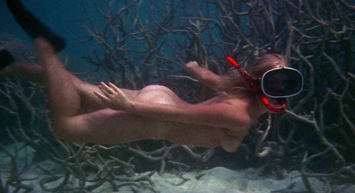 prunedlips:  tunflog49:Helen Mirren, a timeless beauty that has only grown sexier as she ages. Totally agree