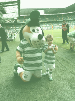 matchphotography:  Five-year old Oscar Knox has lost his battle against cancer. After defeating the disease once it unfortunately returned and he has passed away. Heartbreaking.  Rest in peace, Oscar Knox.