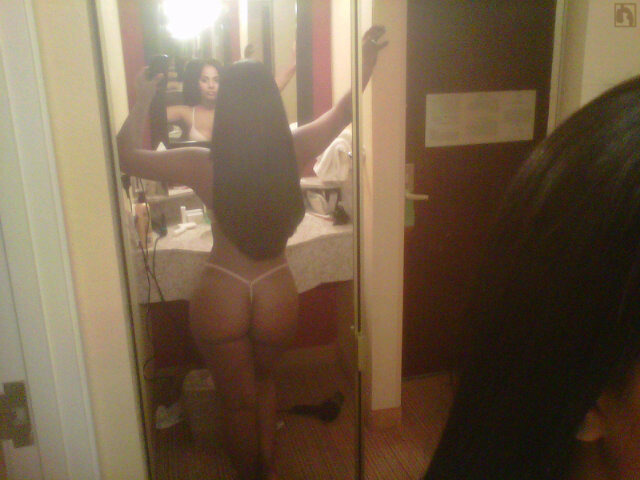 thickleggz:  Click here for more Thick Leggz.    Submit your Leggz HERE!