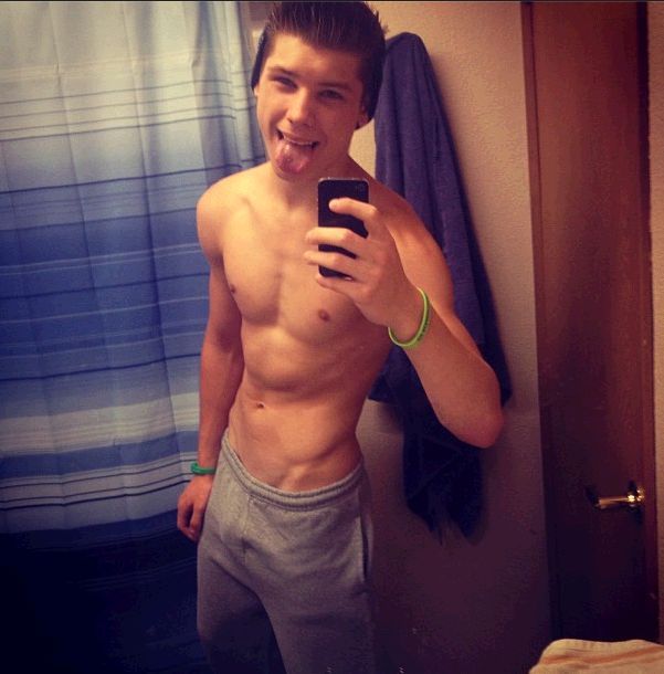 dudes-on-demand:  Bryce Wikman