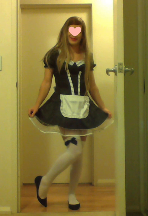 Maid up with makeup…..feeling prettty!  Heels or ballet flats?? hmm Rest of my pics are here: