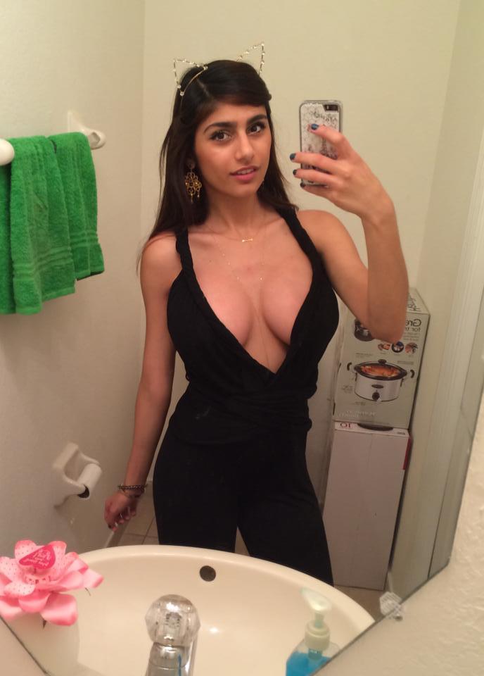 ada-sanchez:  i-sell-my-dreams:  Mia Khalifa   Mia had the potential to be the best