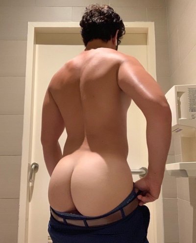 8inch-plus-only-for-his-ass:8inch plus only for this beautiful ass.