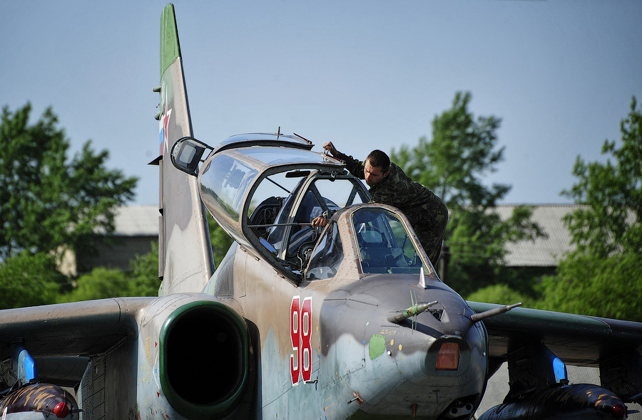 rocketumbl:  Su-25 