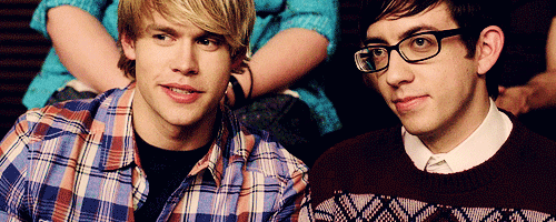 aaajmachine:  Artie is like, “No, dude. We don’t need to be that close. Dude,