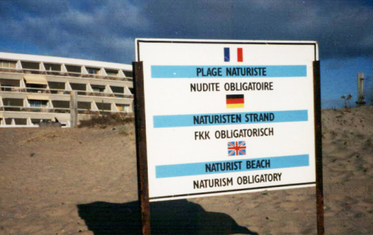 A wonderful sign: you should not wear any clothes!