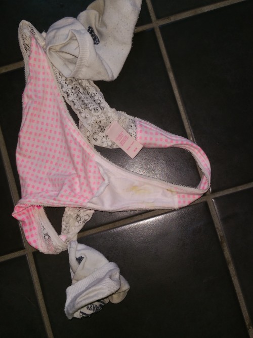 sloggi1970: #string #milfpanty #stainedstring #dirtypanty #sniff #soiled #milf