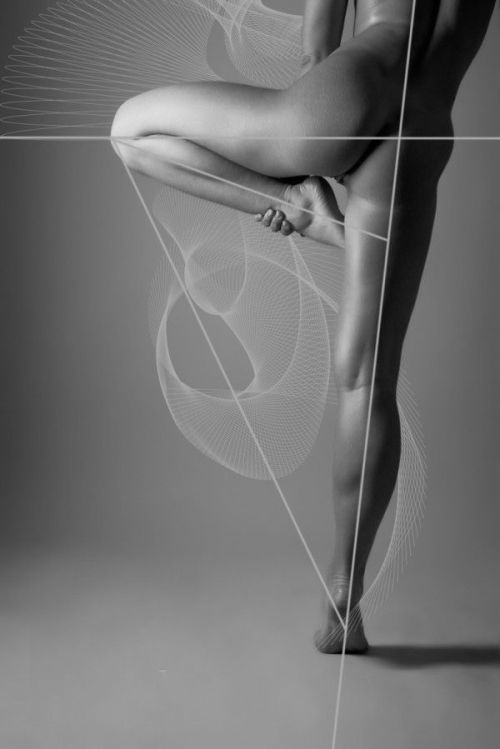 dreamnudes: EROTIC GEOMETRY PART 2/2. Author: Unknown. If you know about the author of these photos, please send me a message.