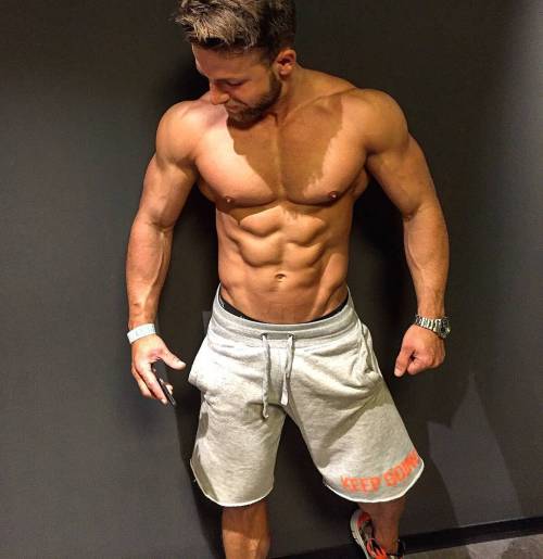 lumbrjax:  Instagram user @viktory_time http://ift.tt/1jGae6N