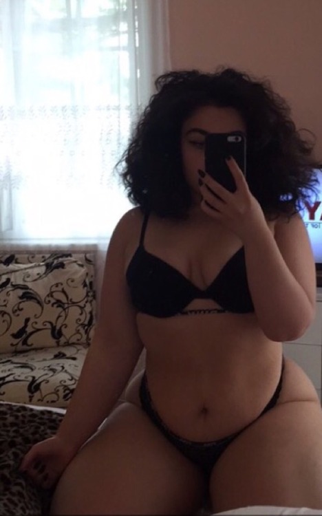 voluptuous-karla: H0ttest thick c4m$ HERE! Check it out!
