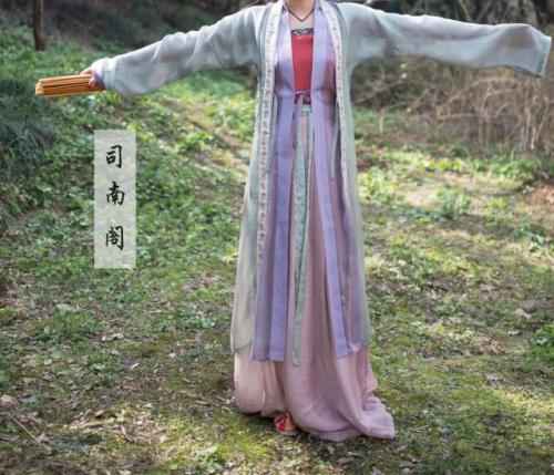 Traditional Chinese hanfu by 司南阁汉服