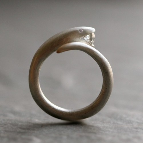 surrounded-by-a-lovely-item:  Open Mouth Snake Ring in Sterling Silver with Sapphire and Diamonds ダイヤを咥えた蛇をあしらったリング。 