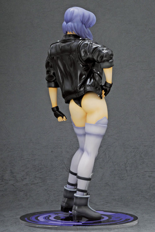 dsdarkside:  And also let’s remind ourselves about good examples of “heavy top butt out” style (I need better name for this particular fetish) - Motoko Kusanagi from Ghost in shell, Fairy from arcade game “Gaiapolis”. And Nadia from game “Nightmare