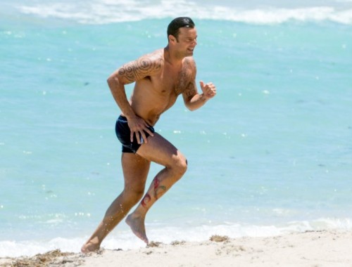 lamarworld1:(PT.2) Ricky Martin bulge & cakes