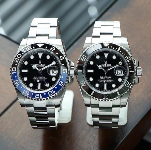 #repost @rolexclubwatch ・・・ Rolex GMT Batman or Rolex Submariner Date which one for a daily watch?  