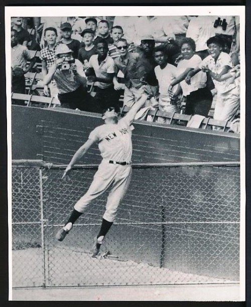 randombaseball:Roger Maris brings one back.