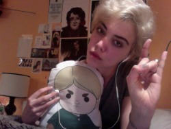 bunnytaichou:  mistlechou:  Erwin and I brooding