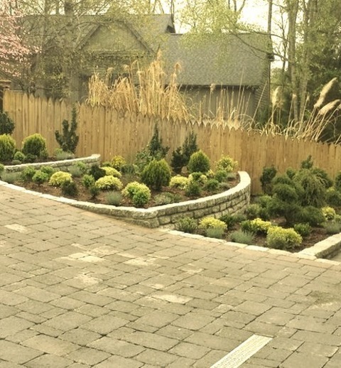 Midcentury Landscape - Concrete Pavers
