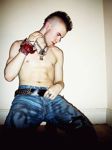 punkerskinhead:  sexy guy with mohawk 
