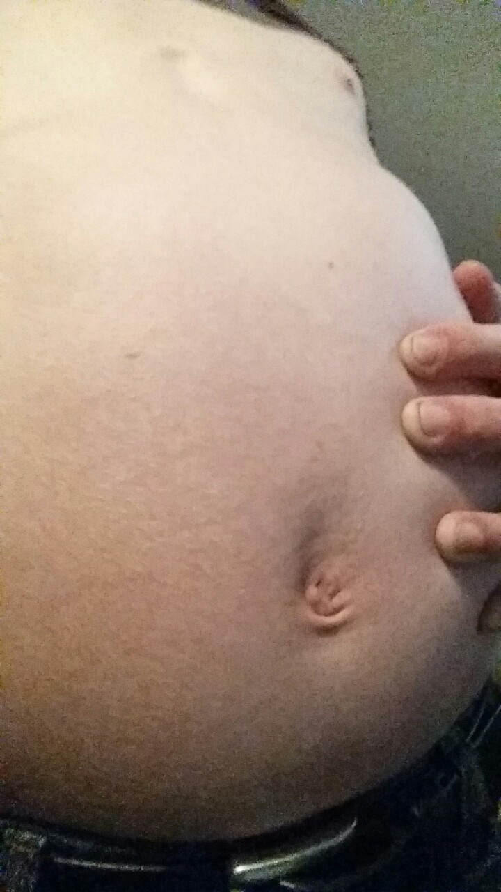 skinnybellyblimp:  Ffffffffff I need to stop eating so much, my stomach was stretched