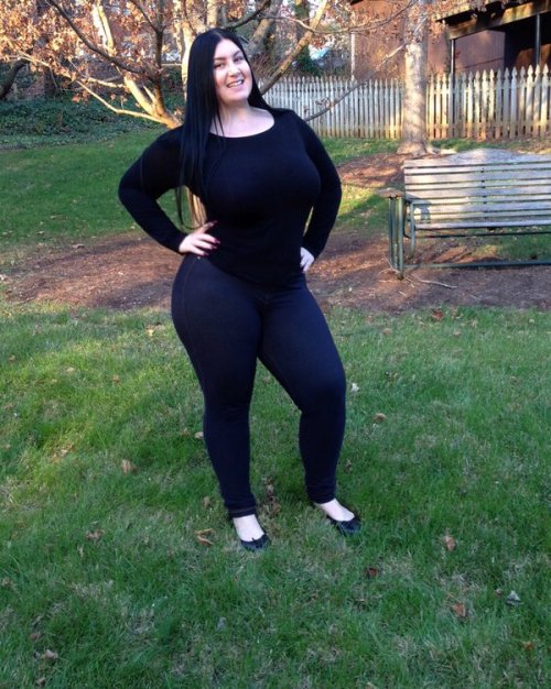 Curvy Girl adult photos