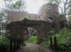 lamus-dworski: Ruins of medieval Bolczów Castle, and the nearby forests, Lower Silesia, Poland. Photography © mobaj. 